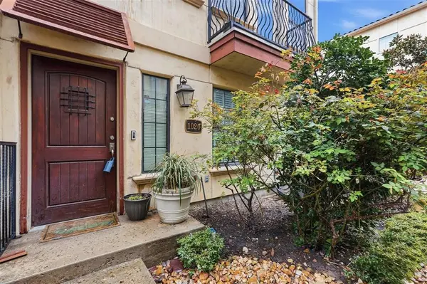 1020 Pavillion Street, Dallas, TX 75204