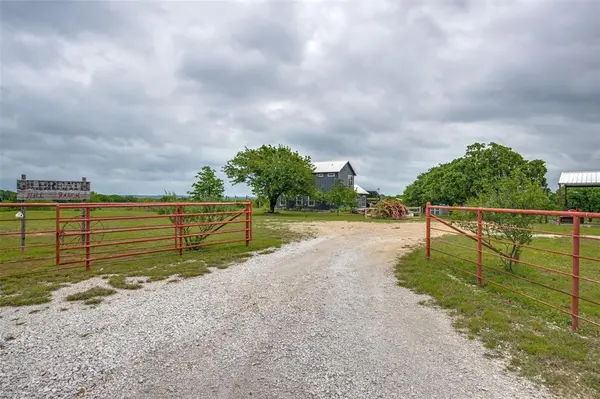 1458 Jim Harry Loop, Sunset, TX 76270