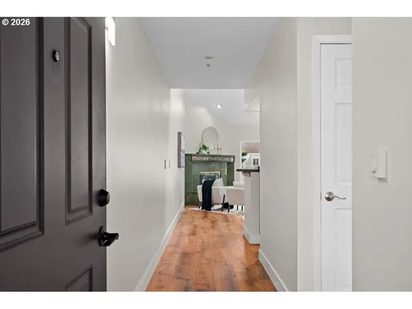 277 N HAYDEN BAY DR, Portland, OR 97217