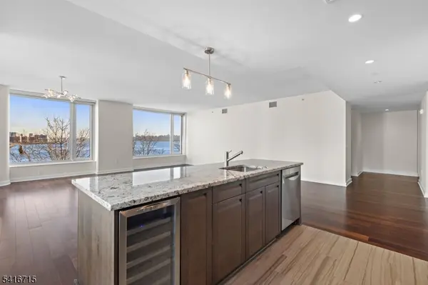 1000 Ave Port Imp303, Weehawken Twp., NJ 07086