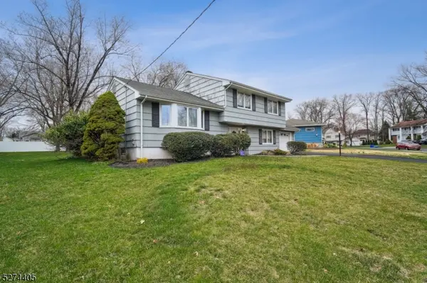 92 Summit Ct, Westfield Town, NJ 07090