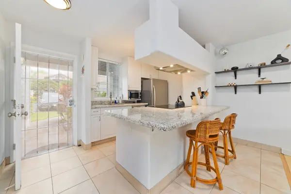 75-6081 ALII DR #D104, Kailua-kona, HI 96740