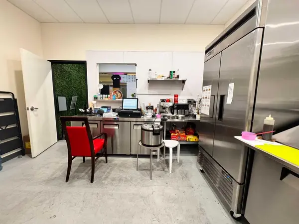 999 36 ST NE #349, Calgary, AB T2A 2Z5