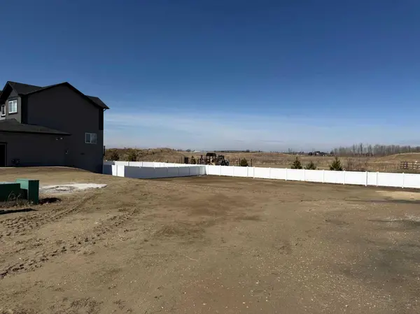 14 Aura DR, Blackfalds, AB T4M 0N3