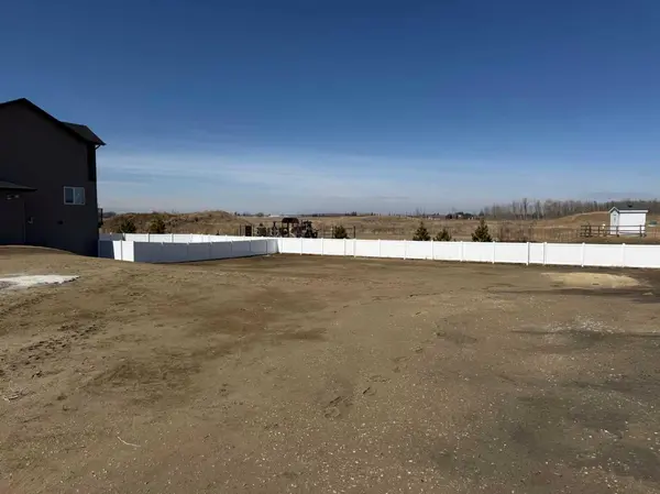 14 Aura DR, Blackfalds, AB T4M 0N3