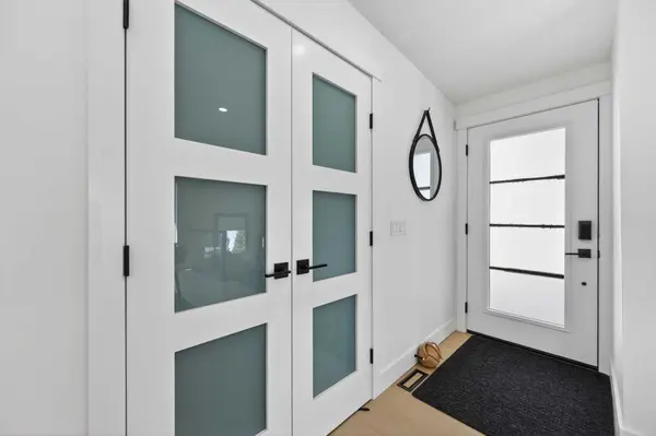 268 Silver Brook WAY NW, Calgary, AB T3B 3G8