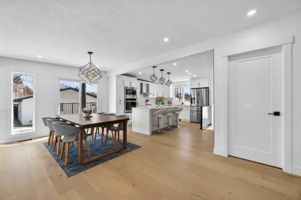 268 Silver Brook WAY NW, Calgary, AB T3B 3G8