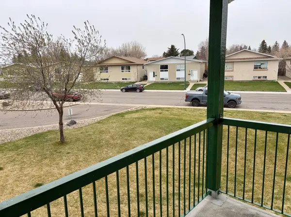 620 Columbia BLVD W #221, Lethbridge, AB T1K 7A8