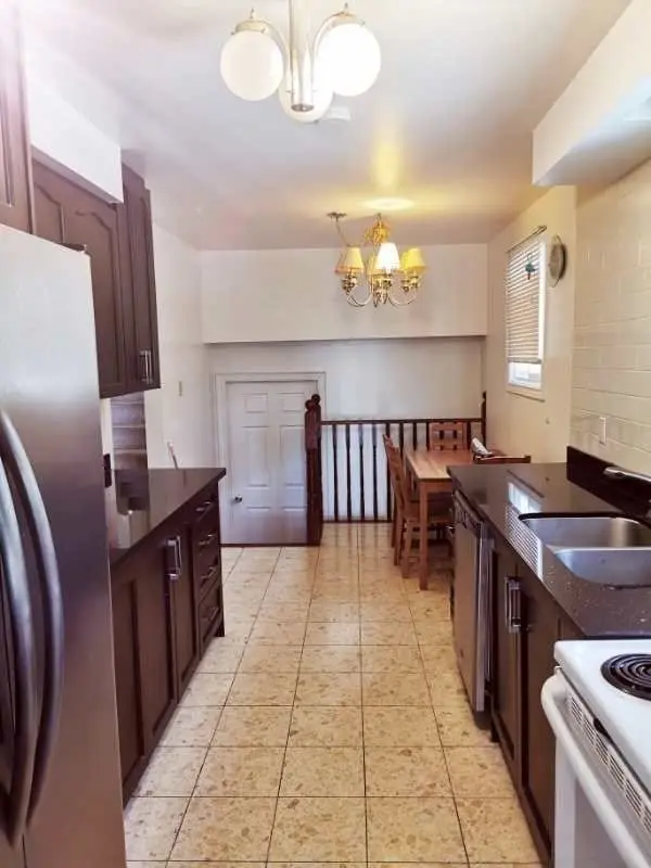 62 Mentor BLVD #Upper, Toronto C15, ON M2H 2N1