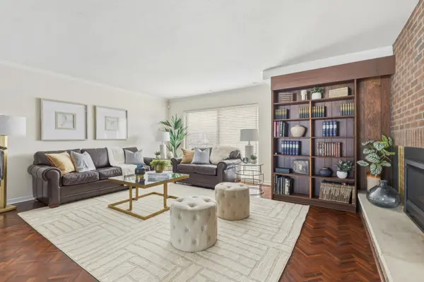 122 Cortleigh BLVD, Toronto C04, ON M4R 1K6