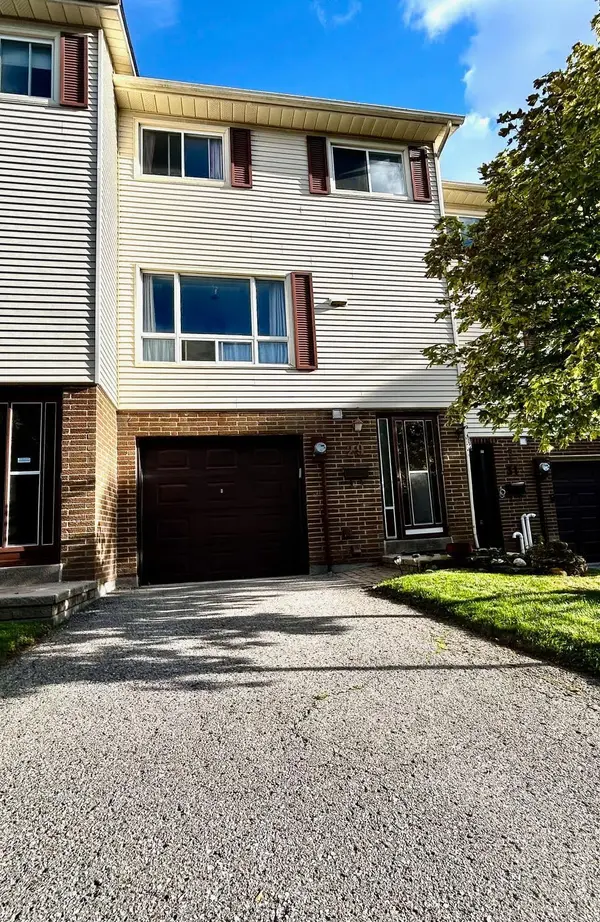 29 Jenny Wrenway N/A, Toronto C15, ON M2H 2Y8