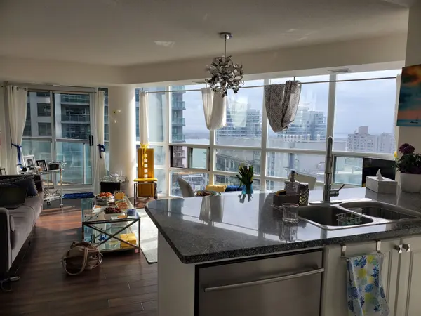 30 Grand Trunk CRES #2311, Toronto C01, ON M5J 3A4