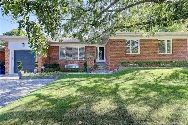 195 York Mills RD, Toronto C12, ON M2L 1K8