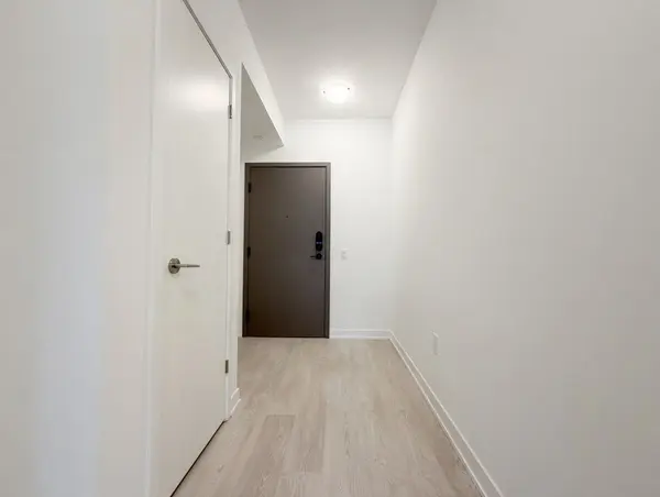 634 Church ST #908, Toronto C08, ON M4Y 2G3