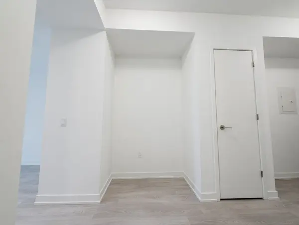 634 Church ST #908, Toronto C08, ON M4Y 2G3