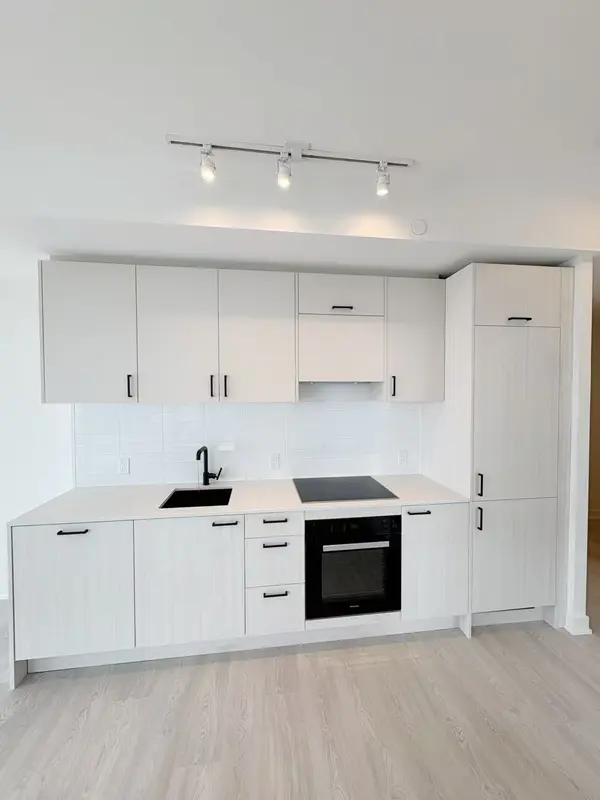 1 Quarrington LN #3207, Toronto C13, ON M3C 0S4