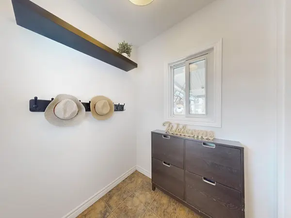 79 Meighen AVE, Toronto E03, ON M4B 2H4