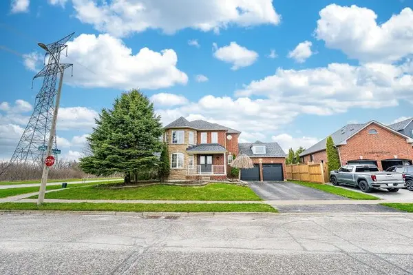 2 Catherwood LN, Clarington, ON L1B 1C1