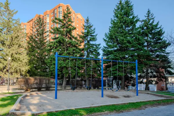 2466 Eglinton AVE E #PH03, Toronto E08, ON M1K 5J8