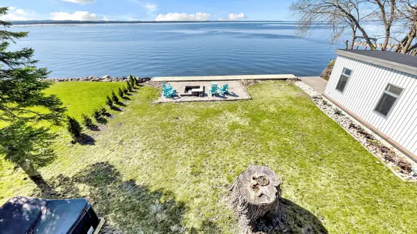 36 Shirlea BLVD, Georgina, ON L4P 1K9