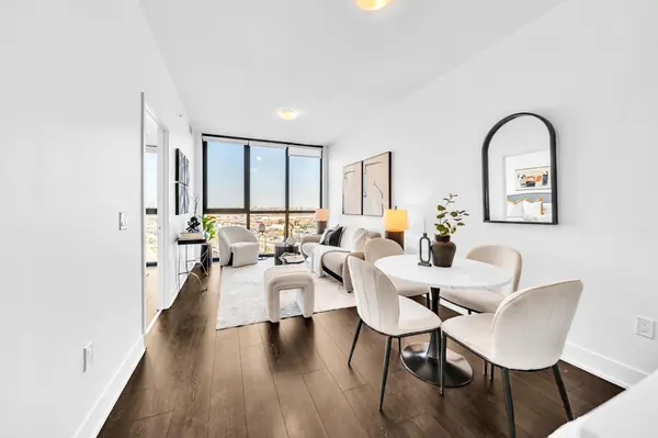 2908 Highway 7 N/A #1610, Vaughan, ON L4K 0K5