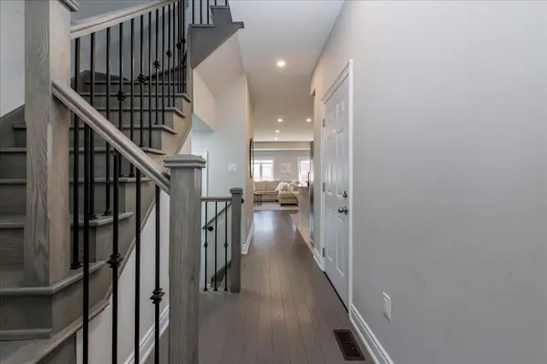 79 Lorne Thomas PL, New Tecumseth, ON L9R 0V8