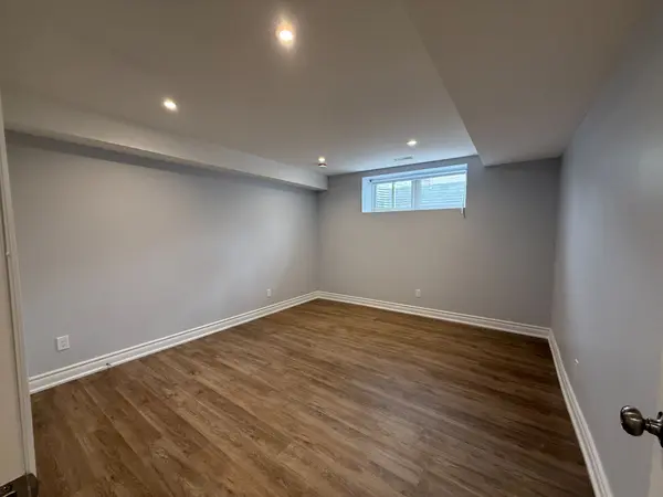 220 Millard AVE #3 (Basement), Newmarket, ON L3Y 1Z2
