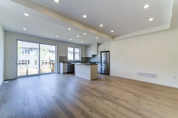 15 Sun Valley AVE, Wasaga Beach, ON L9Z 0N6