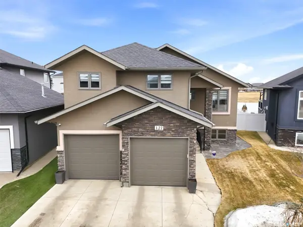 127 Schumacher BAY, Saskatoon, SK S7V 0H7