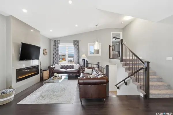 127 Schumacher BAY, Saskatoon, SK S7V 0H7