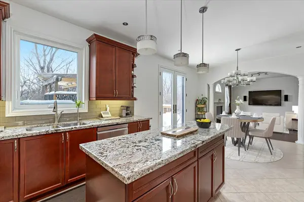 33 Lightheart DR, Caledon, ON L7C 1E3