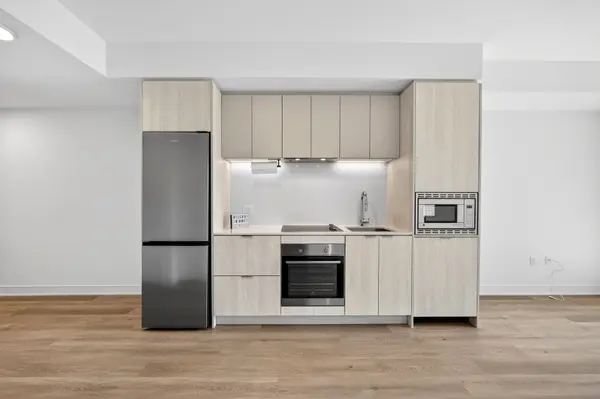 86 Dundas ST E #326, Mississauga, ON L5A 0B1