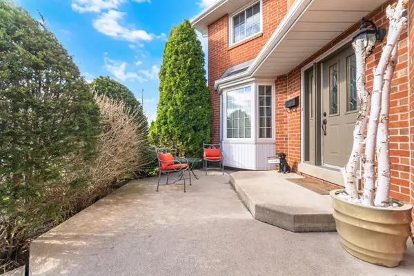 38 Mckillop CT, Brampton, ON L6Y 3J2