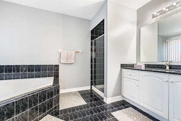 62 Long Meadow RD #Upper Portion, Brampton, ON L6P 1Z9