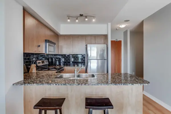 1403 Royal York RD #1101, Toronto W09, ON M9P 0A1