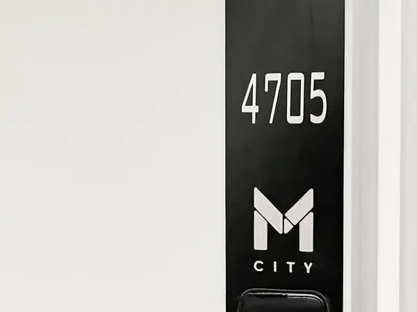 3900 Confederation Pkwy E #4705, Mississauga, ON L5B 0M3