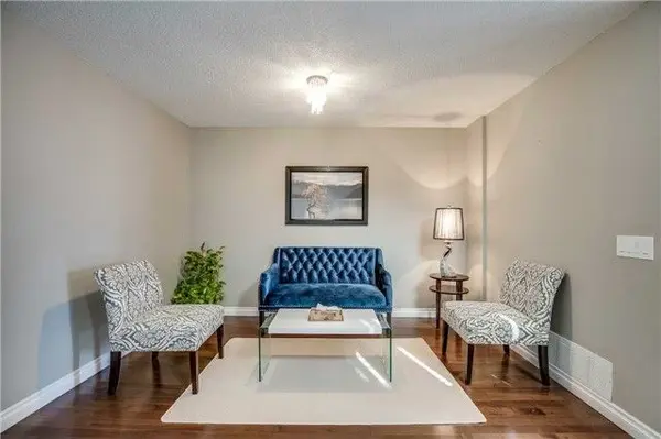 Upper - 548 Garden WALK, Mississauga, ON L5W 1W1