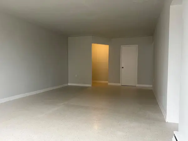 2393 New ST #402, Burlington, ON L7R 1K1