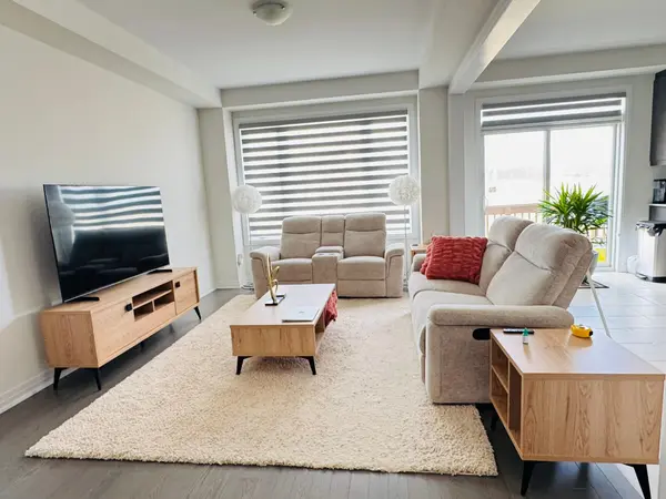 640 Windwood DR, Hamilton, ON L0R 1C0