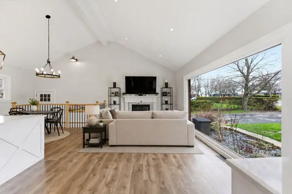 6 Bayside DR, Quinte West, ON K8V 5P7