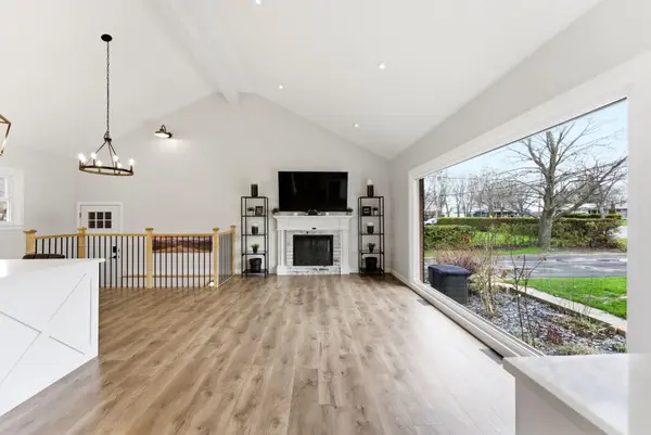 6 Bayside DR, Quinte West, ON K8V 5P7