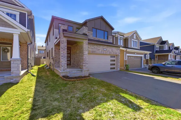 652 Continental AVE, Kanata, ON K2V 0R1