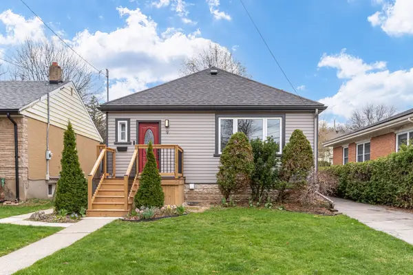 9 Beaucourt RD, Hamilton, ON L8S 2R1
