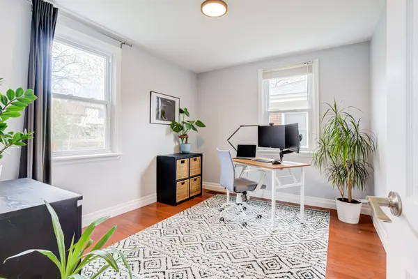 9 Beaucourt RD, Hamilton, ON L8S 2R1