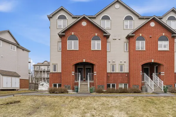 300 London TER, Manor Park - Cardinal Glen And Area, ON K1K 2W2