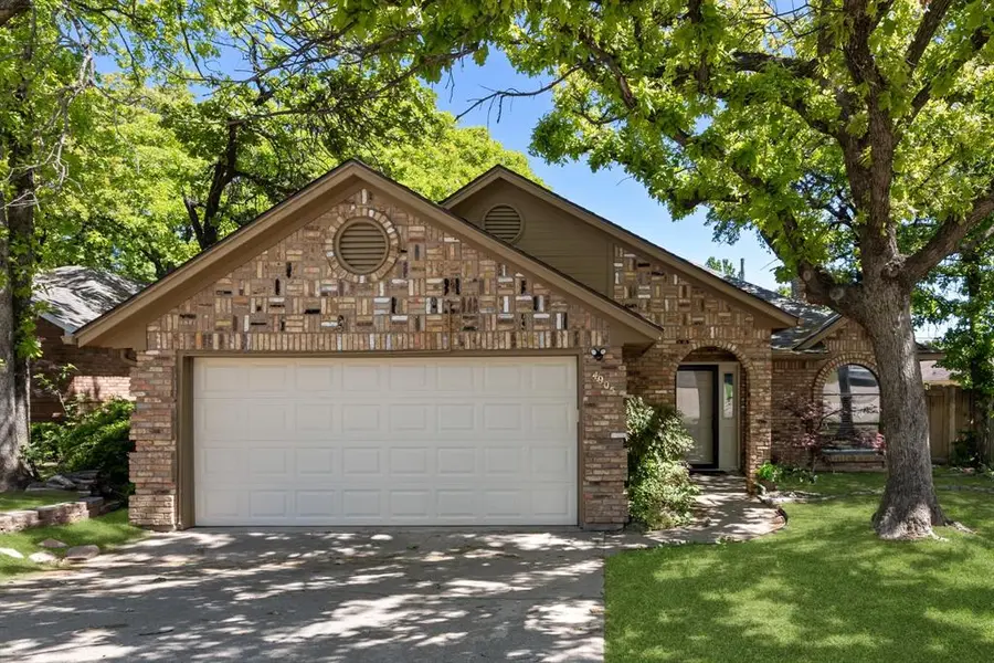 4905 Arborgate Drive, Arlington, TX 76017