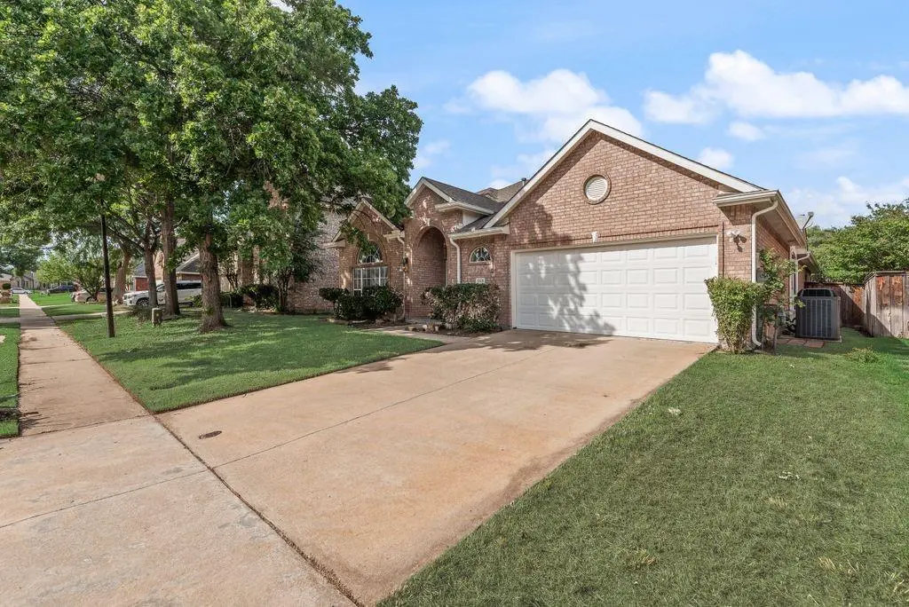 1325 Winnipeg Drive, Lewisville, TX 75077