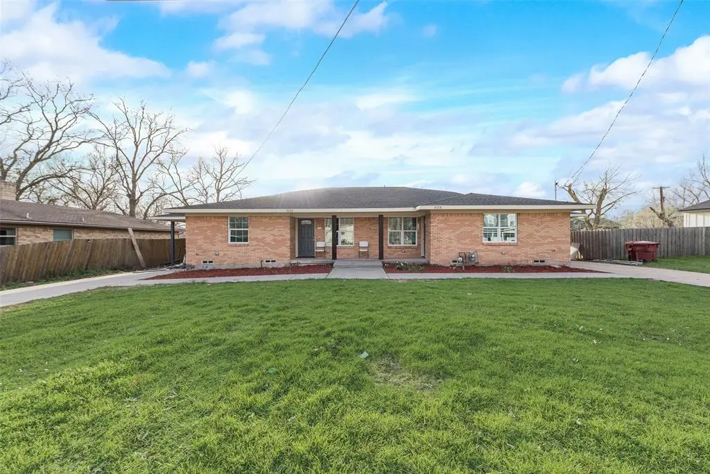 913 Live Oak Street #B, Royse City, TX 75189