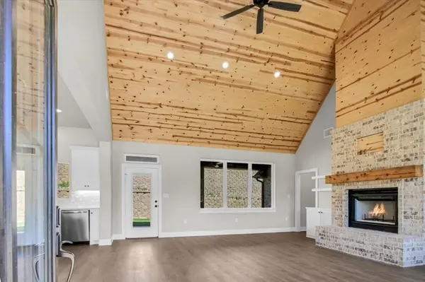 1001 Mallard Drive, Lindale, TX 75771