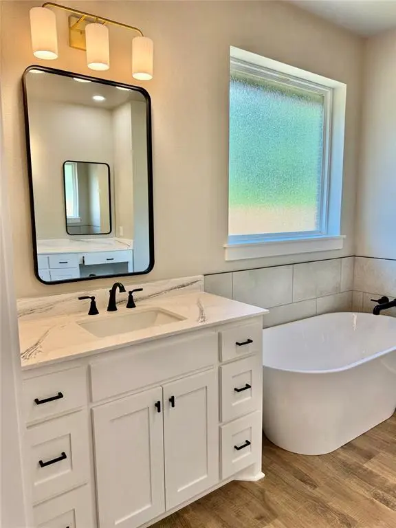 984 Mallard Drive, Lindale, TX 75771